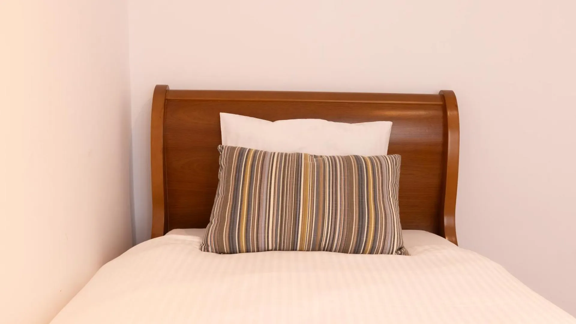 Central 3Br, 2 Bath - Ideal For Families Groups Bucharest Romania