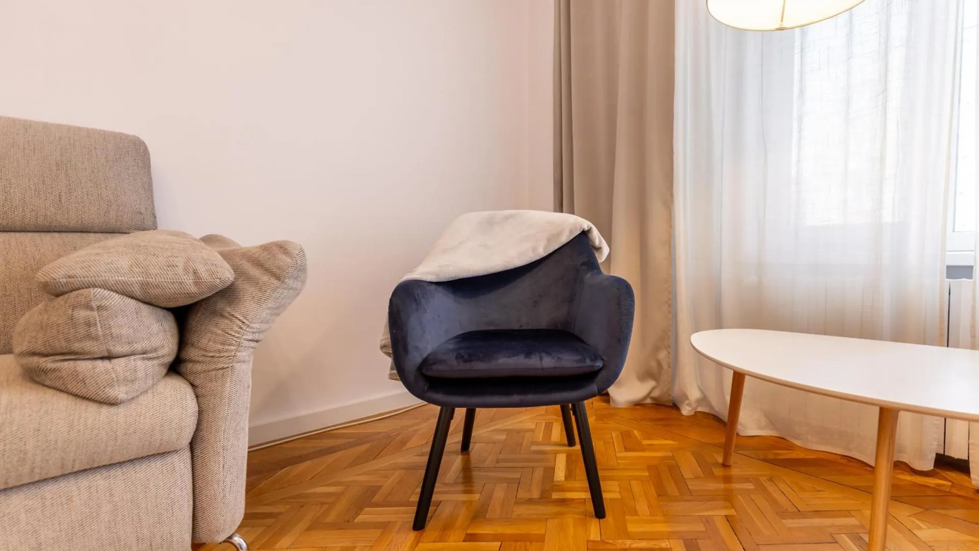 Central 3Br, 2 Bath - Ideal For Families Groups Bucharest Romania